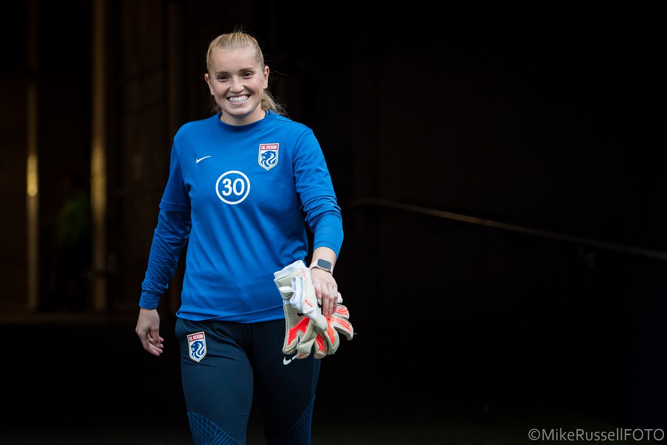 OL Reign extend Claudia Dickey through 2025 NWSL season